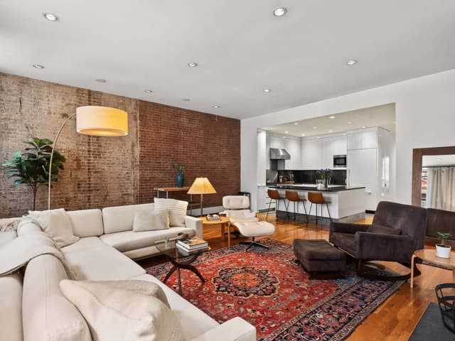 Image of Living space #3