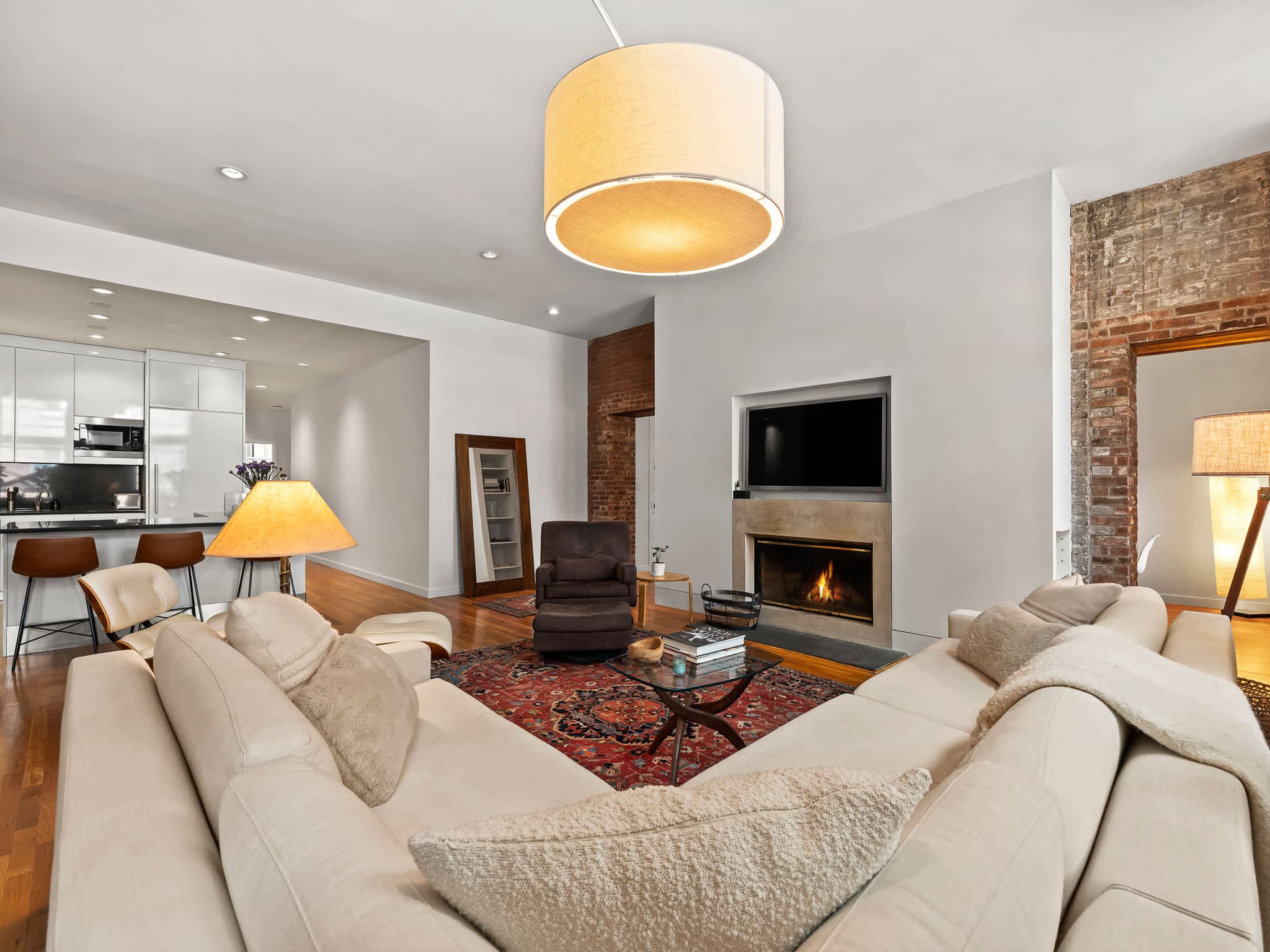 Reade Atelier | Tribeca | Designer Apartment w/ Shared Rooftop & Gym photo 6