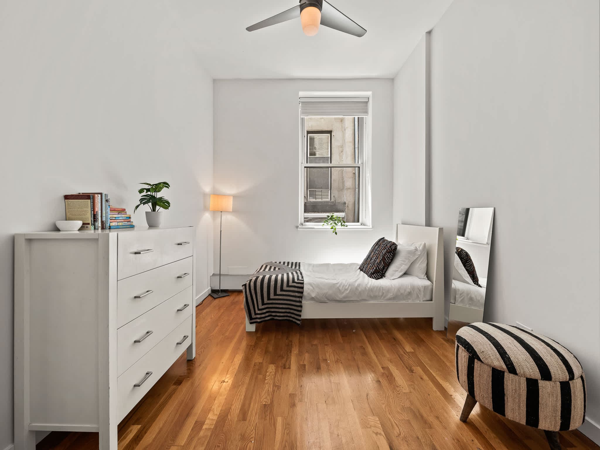 Reade Atelier | Tribeca | Designer Apartment w/ Shared Rooftop & Gym photo 22