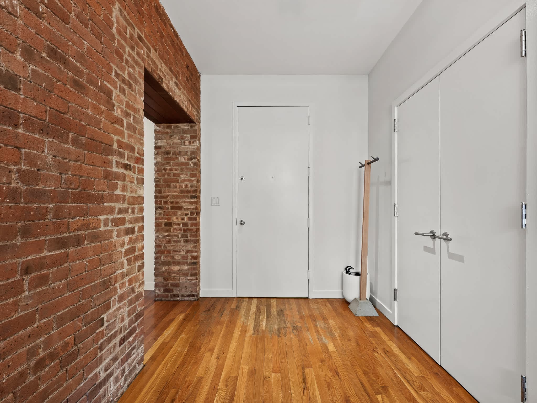 Reade Atelier | Tribeca | Designer Apartment w/ Shared Rooftop & Gym photo 9
