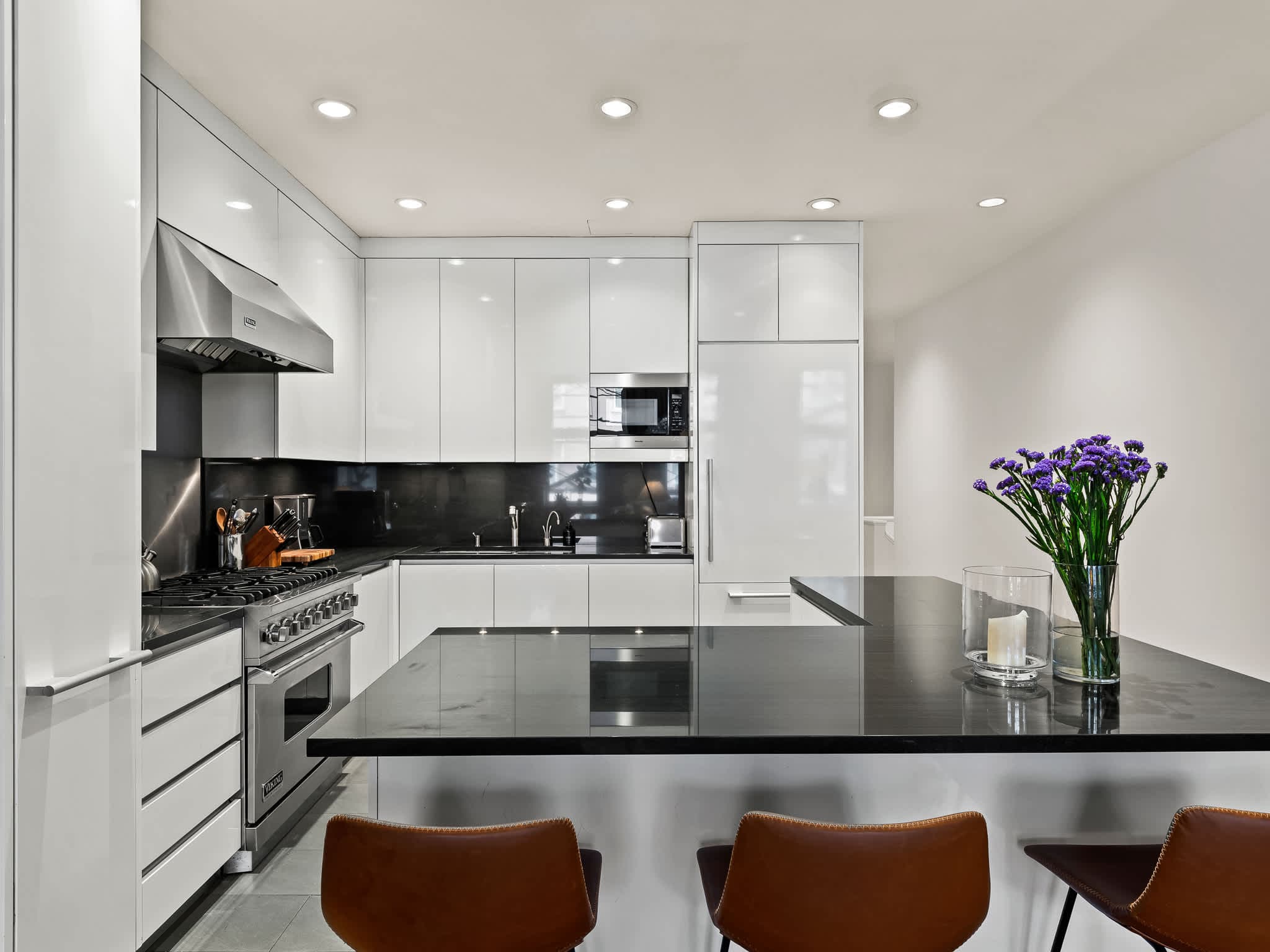 Reade Atelier | Tribeca | Designer Apartment w/ Shared Rooftop & Gym photo 11