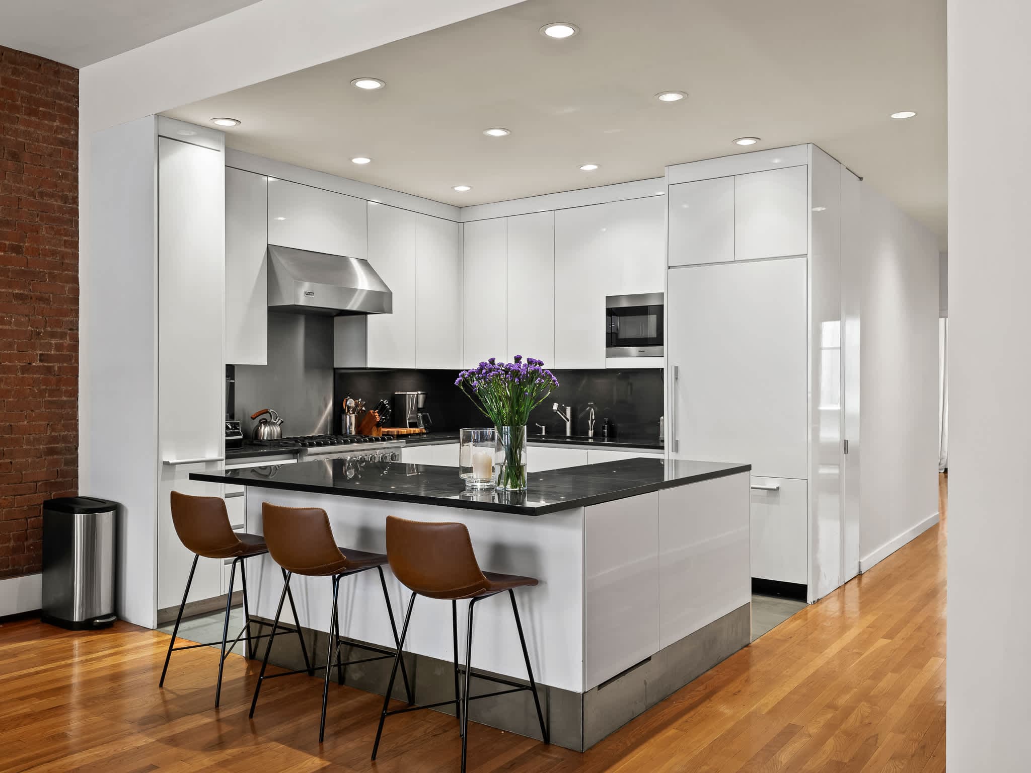 Reade Atelier | Tribeca | Designer Apartment w/ Shared Rooftop & Gym photo 10