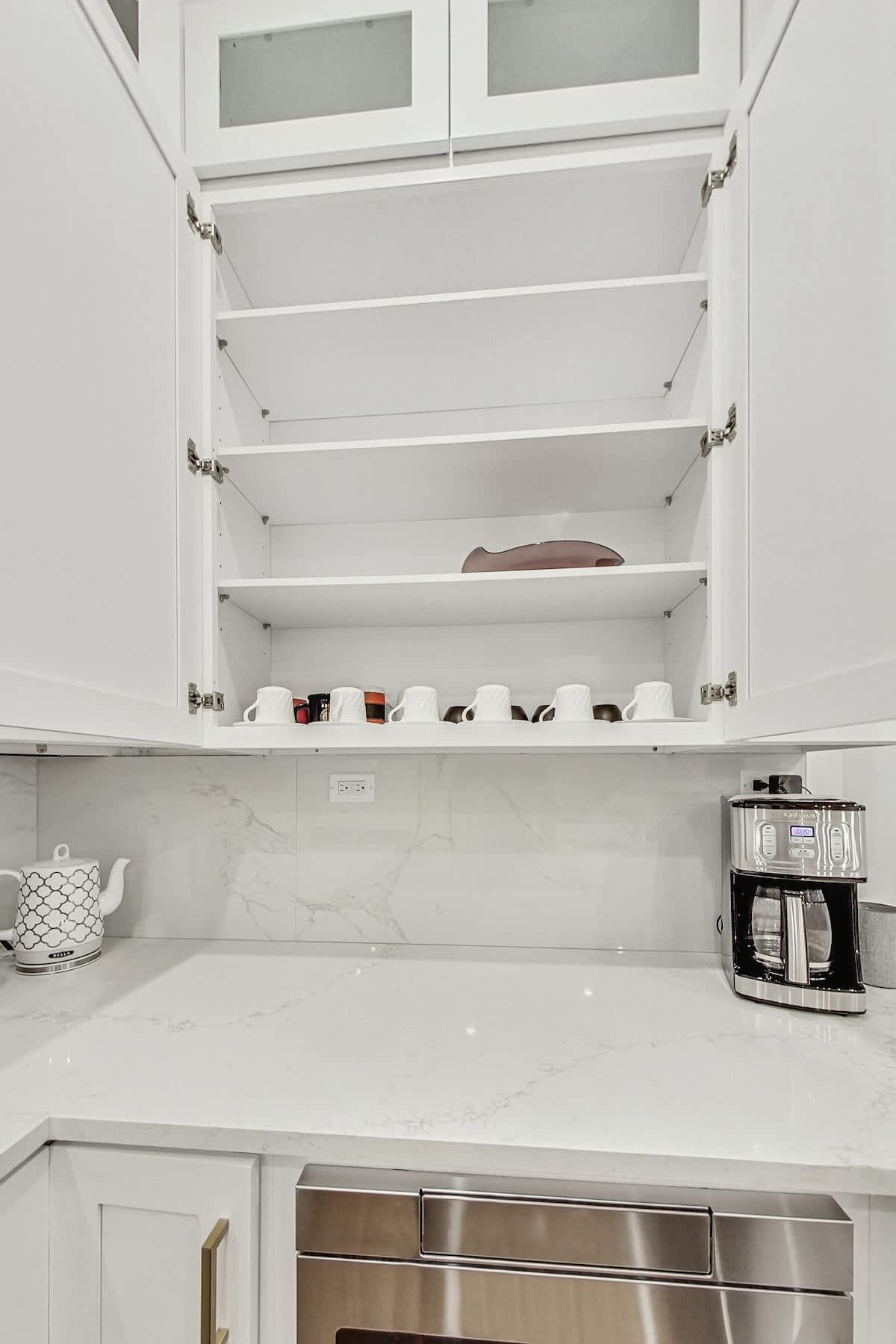 Wrightwood Place | Lincoln Park | Elegant Apartment photo 5