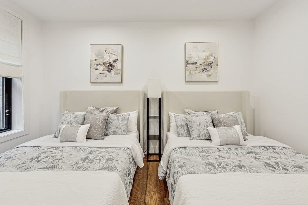 Wrightwood Place | Lincoln Park | Elegant Apartment photo 9