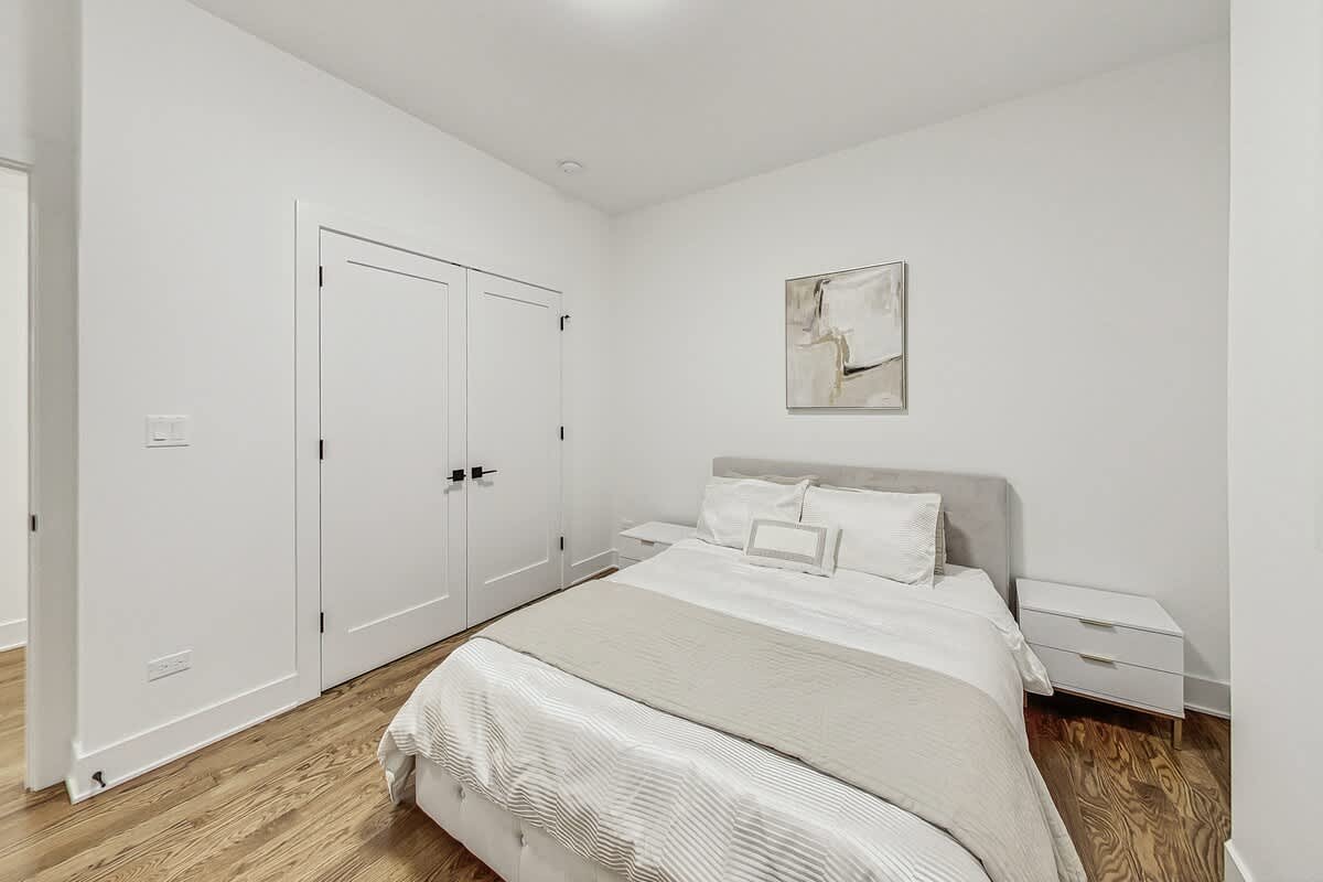 Wrightwood Place | Lincoln Park | Elegant Apartment photo 33