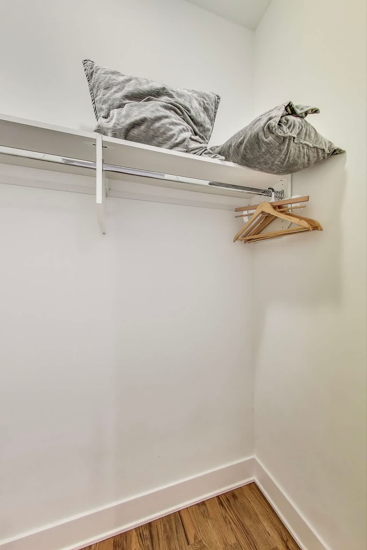 Wrightwood Place | Lincoln Park | Elegant Apartment photo 35