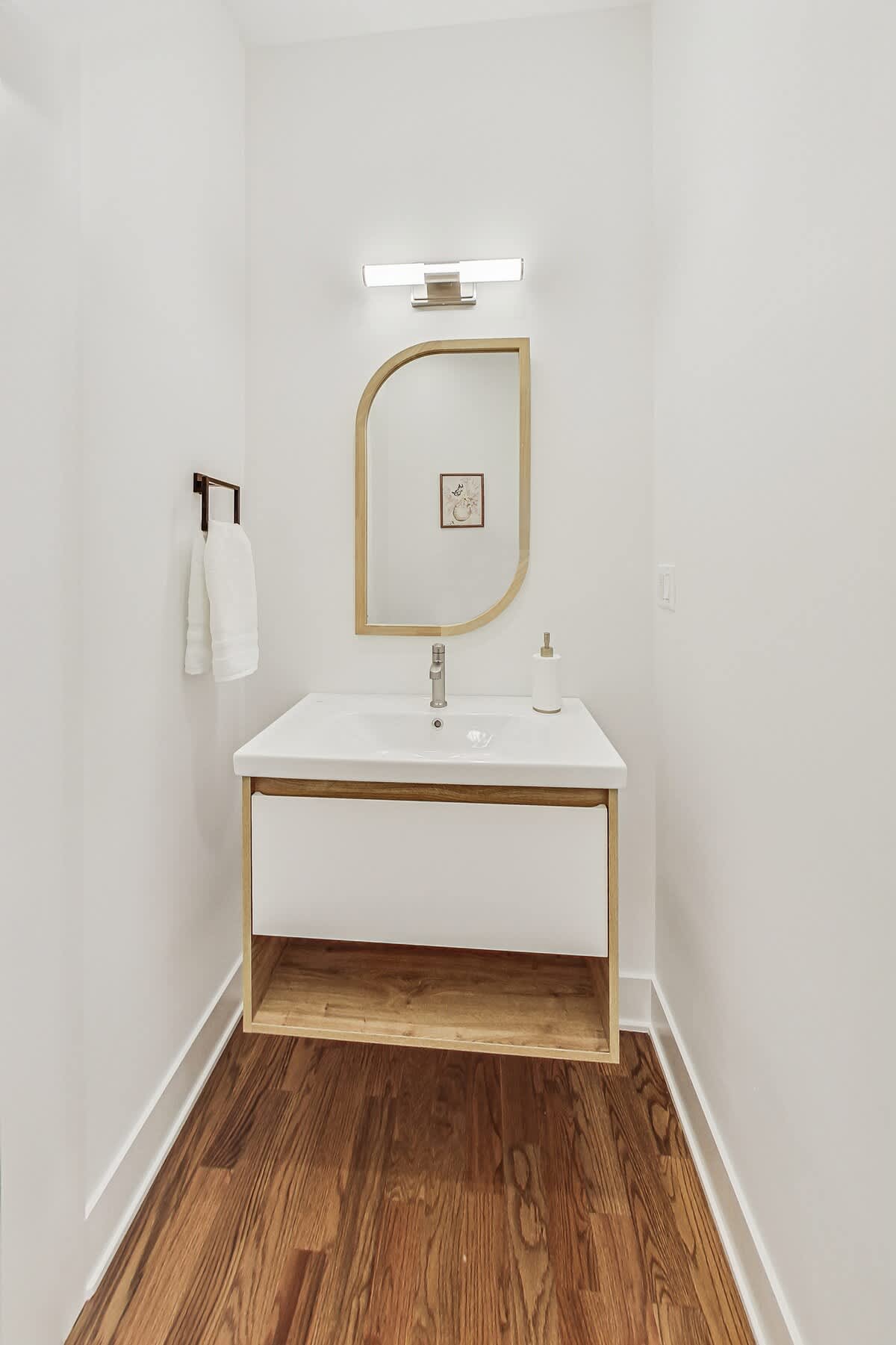 Wrightwood Place | Lincoln Park | Elegant Apartment photo 47
