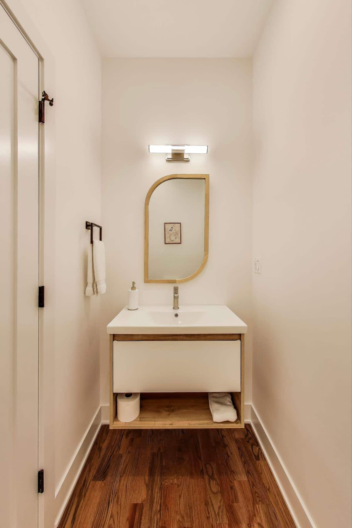 Wrightwood Place | Lincoln Park | Elegant Apartment photo 53