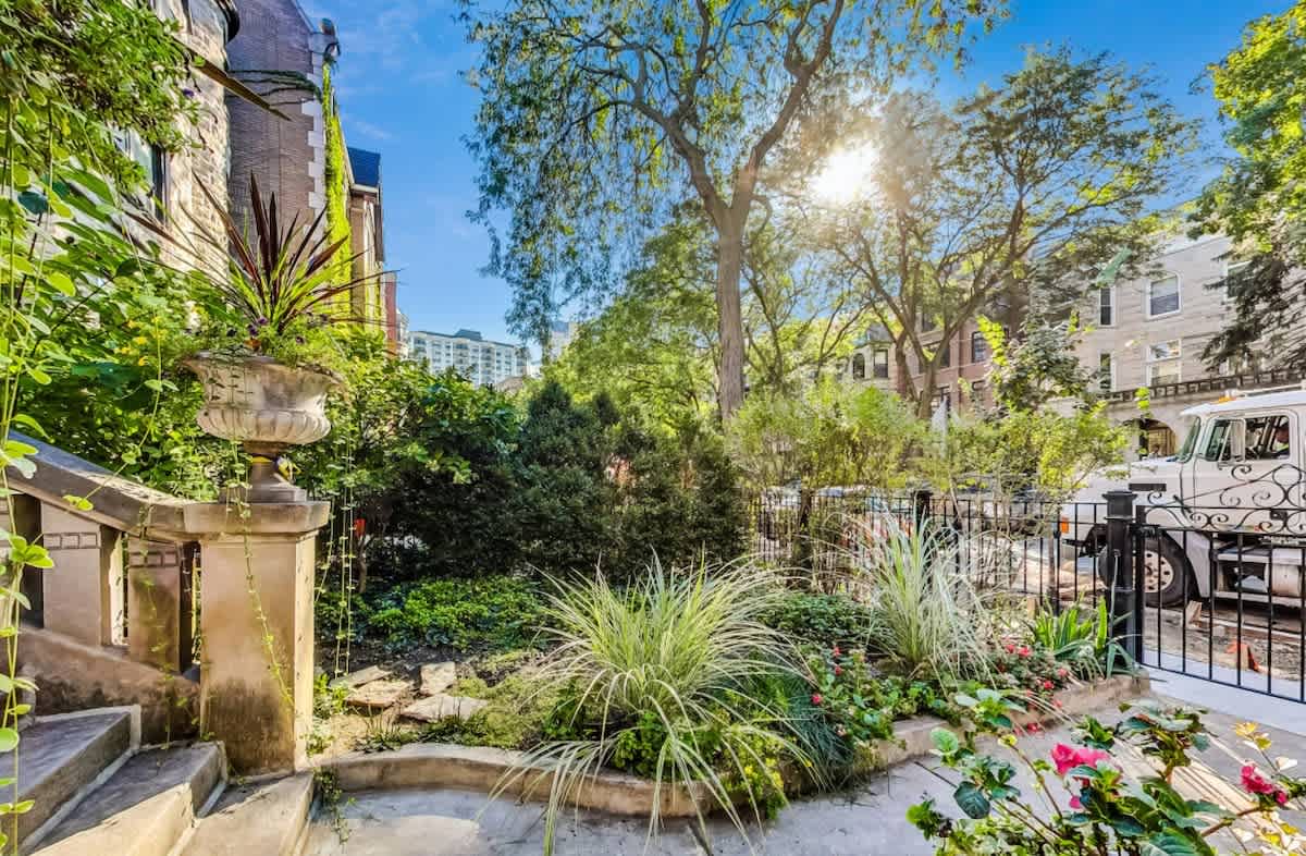 Wrightwood Place | Lincoln Park | Elegant Apartment photo 61