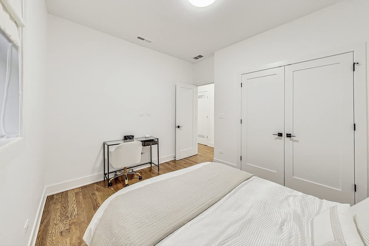 Wrightwood Place | Lincoln Park | Elegant Apartment photo 59