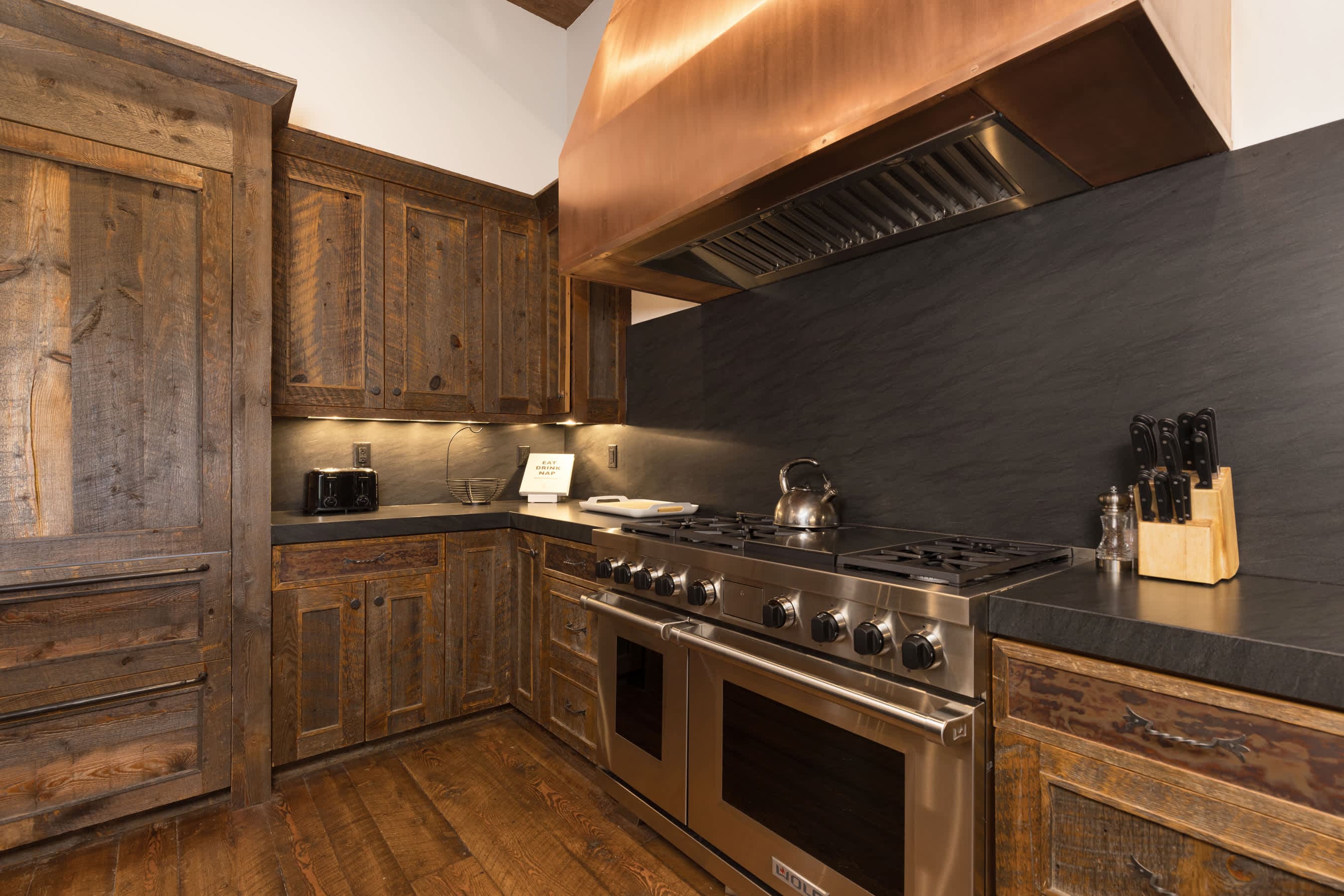 Renegade Cabin | Big Sky | Luxury Ski-In/Out Retreat with Hot Tub & BBQ photo 16