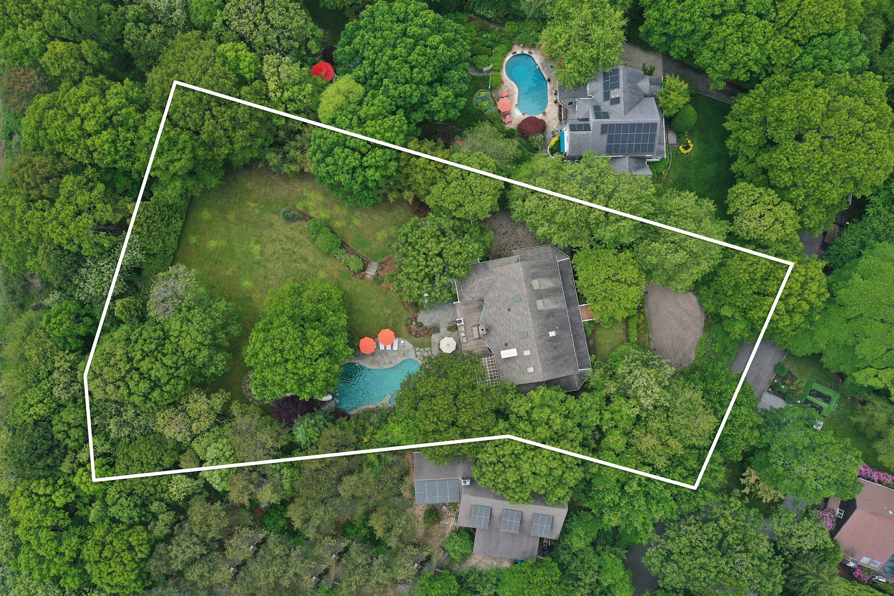 Spring Pond Manor | Shinnecock Hills | Resort-Style Home w/ Pool photo 24