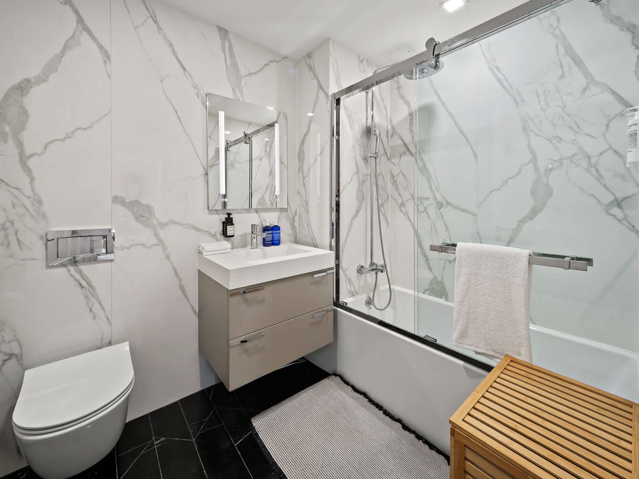 Sunshine Cottage | East Village | Cozy Apt w/ Balcony & Gym photo 15