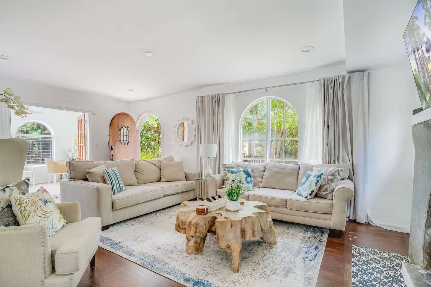 Villa Del Sol | West Palm Beach | Coastal Home & Pool photo 2