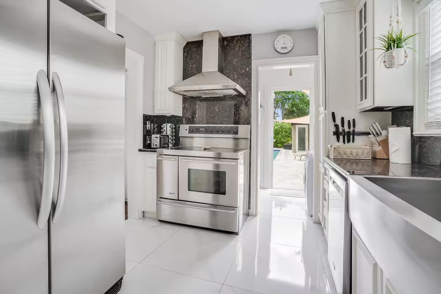 Villa Del Sol | West Palm Beach | Coastal Home & Pool photo 12
