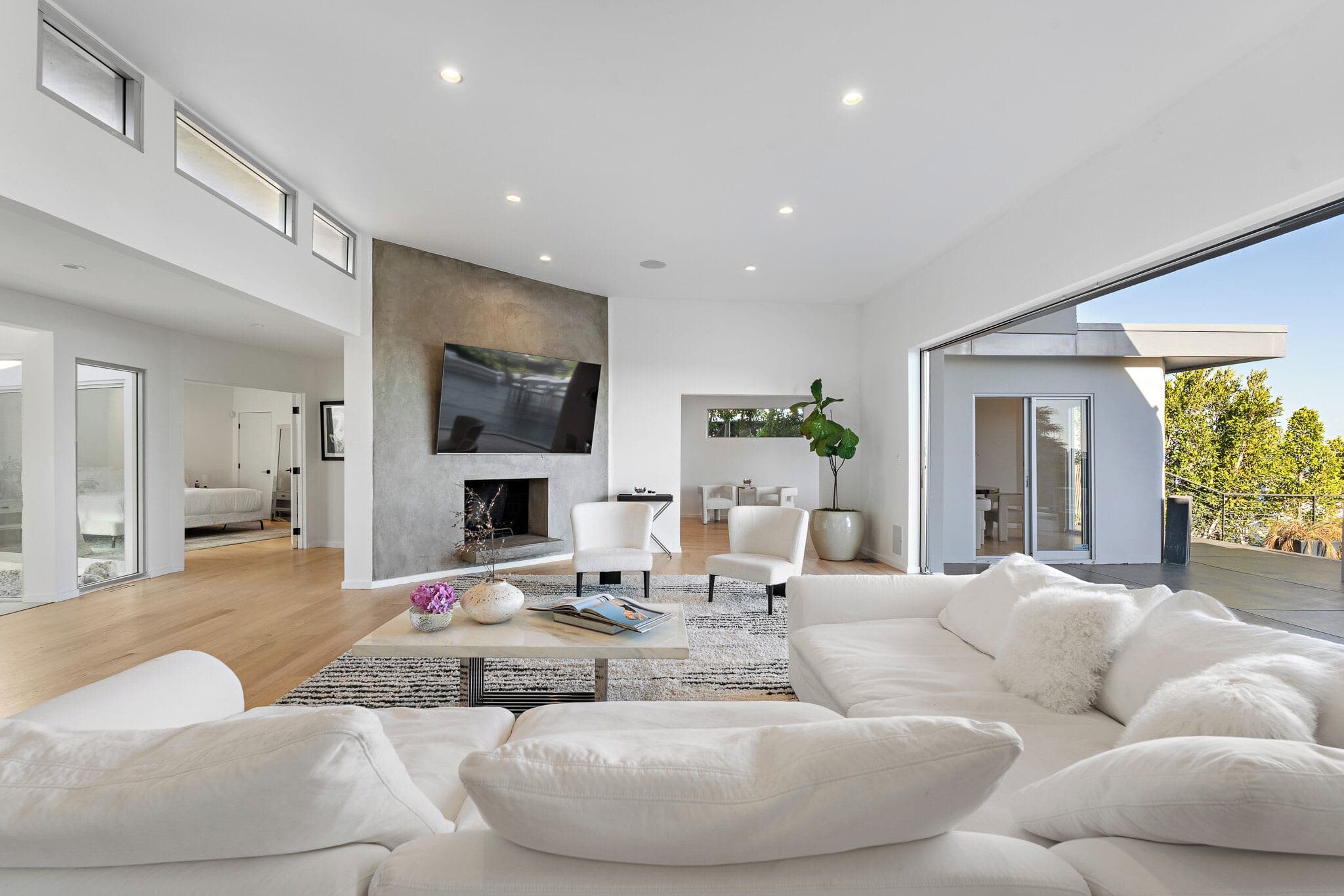 Angelo Estate | Beverly Hills | Private Estate w/Pool and Spa photo 5