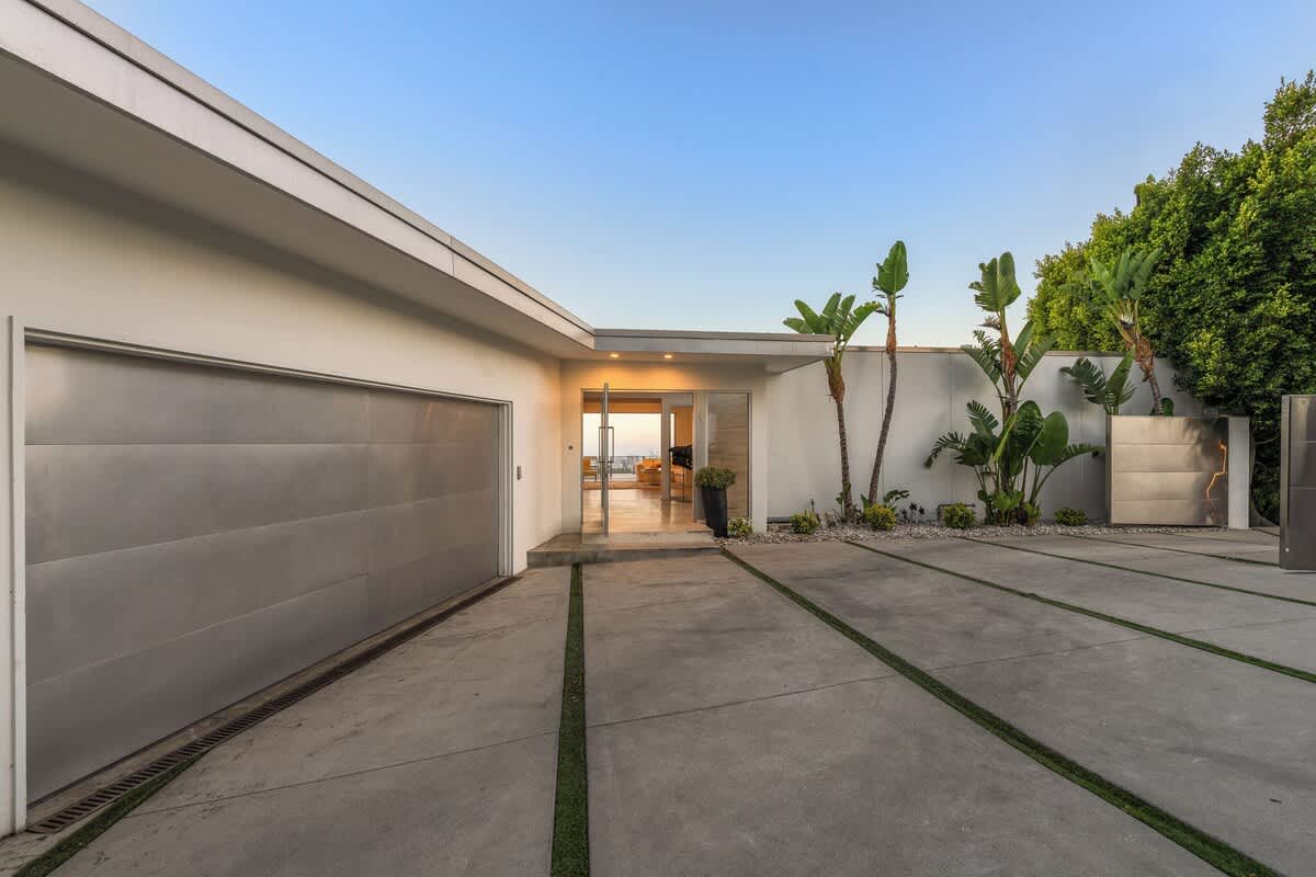 Angelo Estate | Beverly Hills | Private Estate w/Pool and Spa photo 26