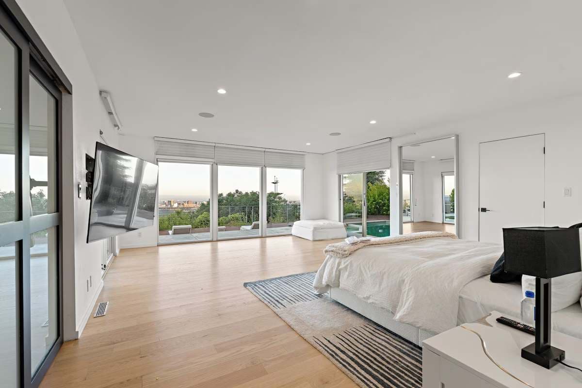 Angelo Estate | Beverly Hills | Private Estate w/Pool and Spa photo 22