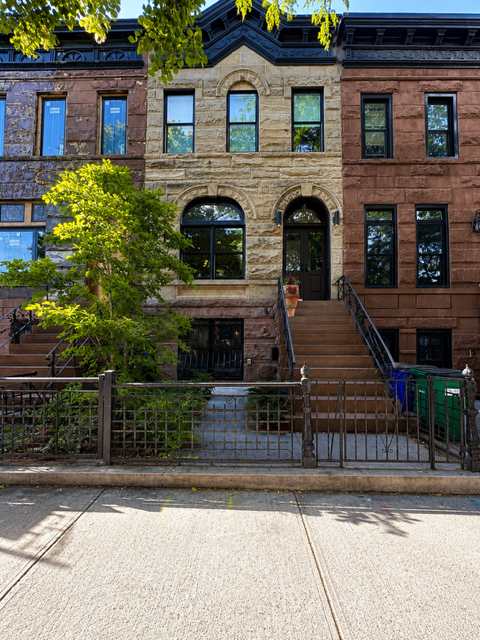 Bridgestone | Bed-Stuy | Townhouse with Private Deck & Garden photo 4