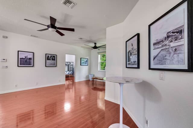 Image of Living space #16