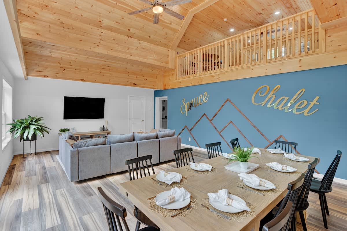 Spruce Chalet | Blakeslee | Luxury Retreat with Private Spa & Golf Simulator photo 4
