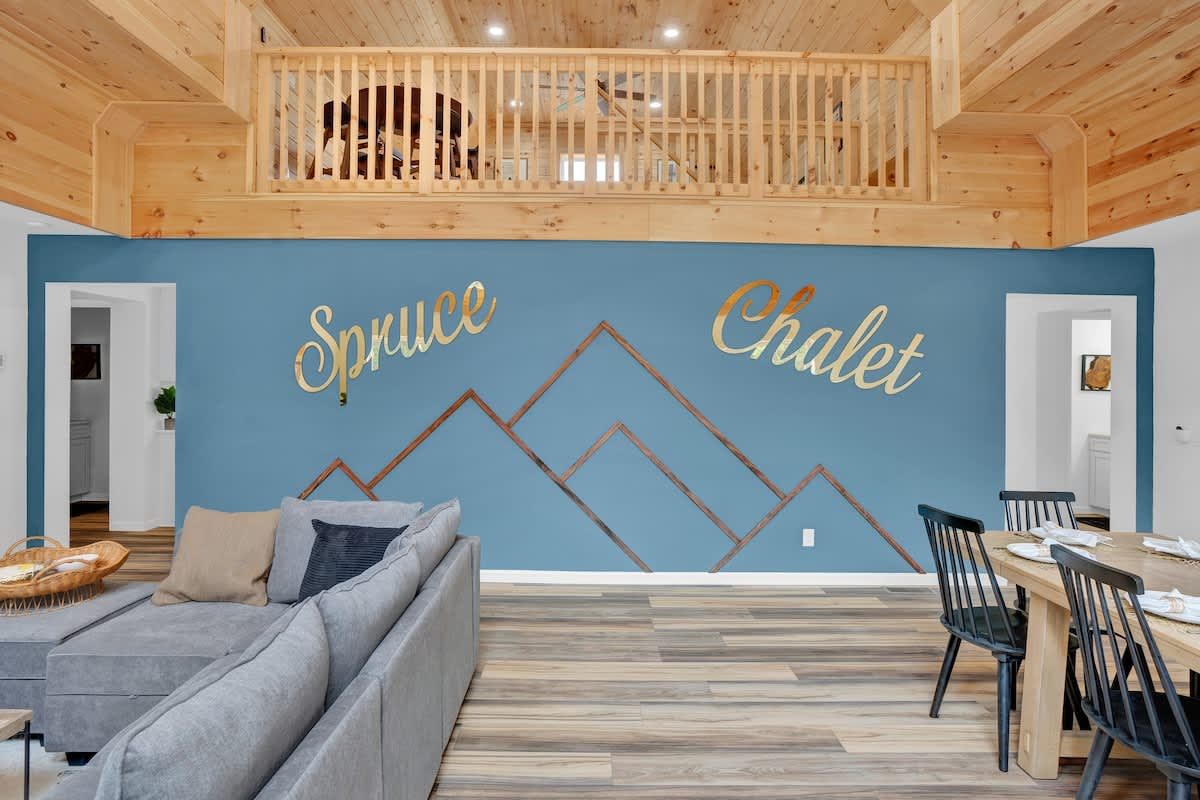 Spruce Chalet | Blakeslee | Luxury Retreat with Private Spa & Golf Simulator photo 7