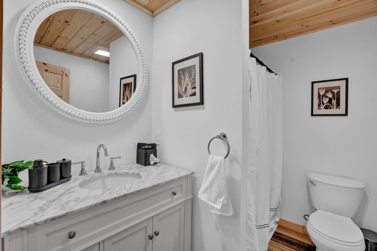 Spruce Chalet | Blakeslee | Luxury Retreat with Private Spa & Golf Simulator photo 28