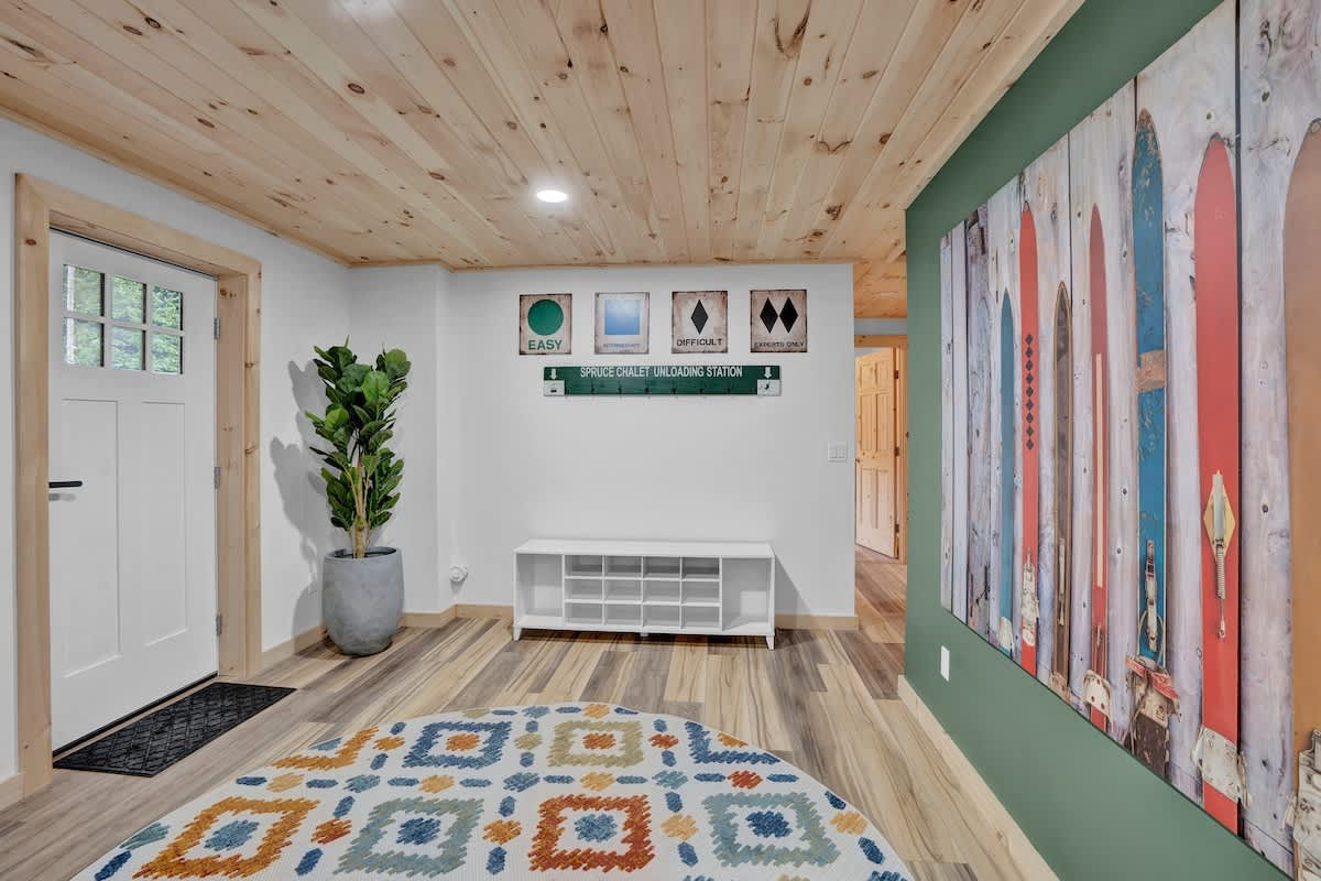 Spruce Chalet | Blakeslee | Luxury Retreat with Private Spa & Golf Simulator photo 48
