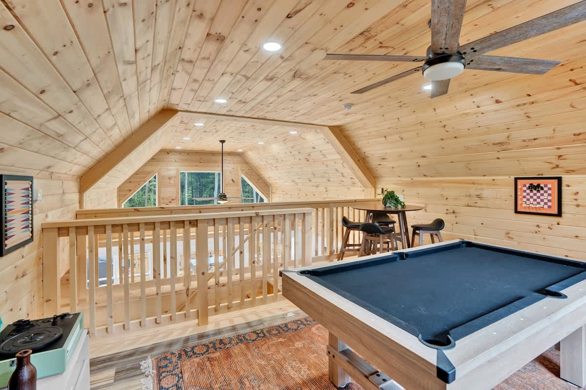 Spruce Chalet | Blakeslee | Luxury Retreat with Private Spa & Golf Simulator photo 51