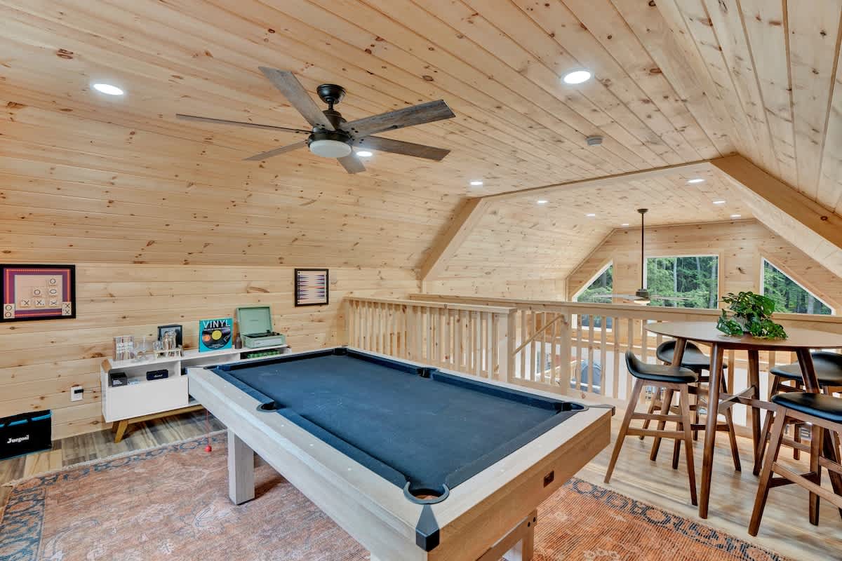 Spruce Chalet | Blakeslee | Luxury Retreat with Private Spa & Golf Simulator photo 52