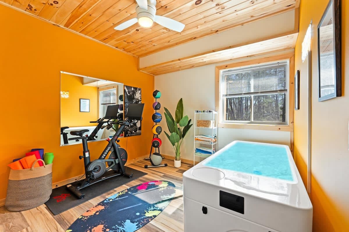 Spruce Chalet | Blakeslee | Luxury Retreat with Private Spa & Golf Simulator photo 55