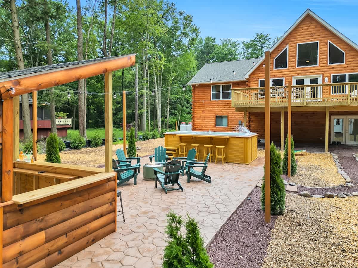 Spruce Chalet | Blakeslee | Luxury Retreat with Private Spa & Golf Simulator photo 65