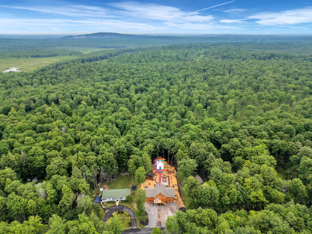 Spruce Chalet | Blakeslee | Luxury Retreat with Private Spa & Golf Simulator photo 74