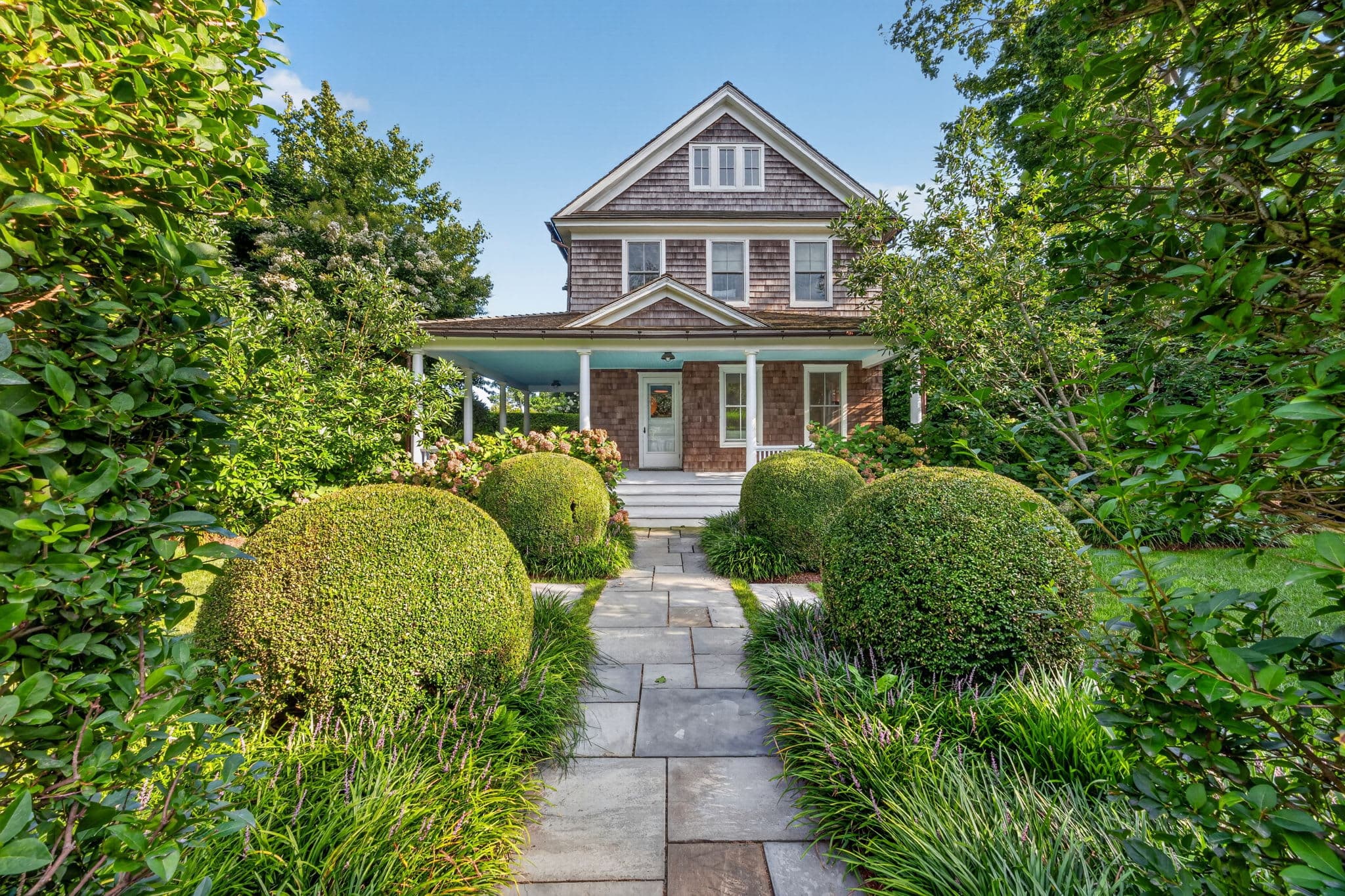 Grovehollow | East Hampton Retreat | Heated Pool & Private Garden photo 3