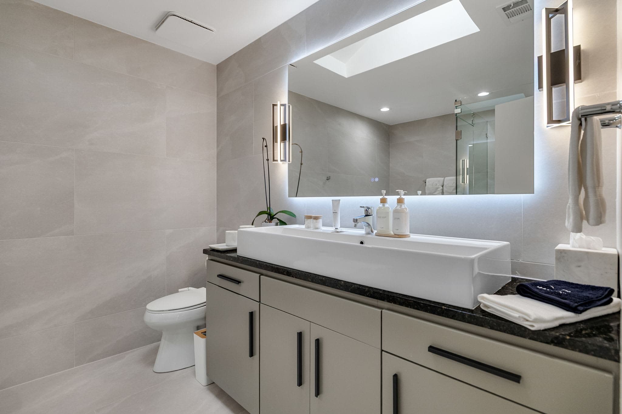 Ellum House | Deep Ellum | Villa with Private Pool, Game Room & Zen Garden photo 48