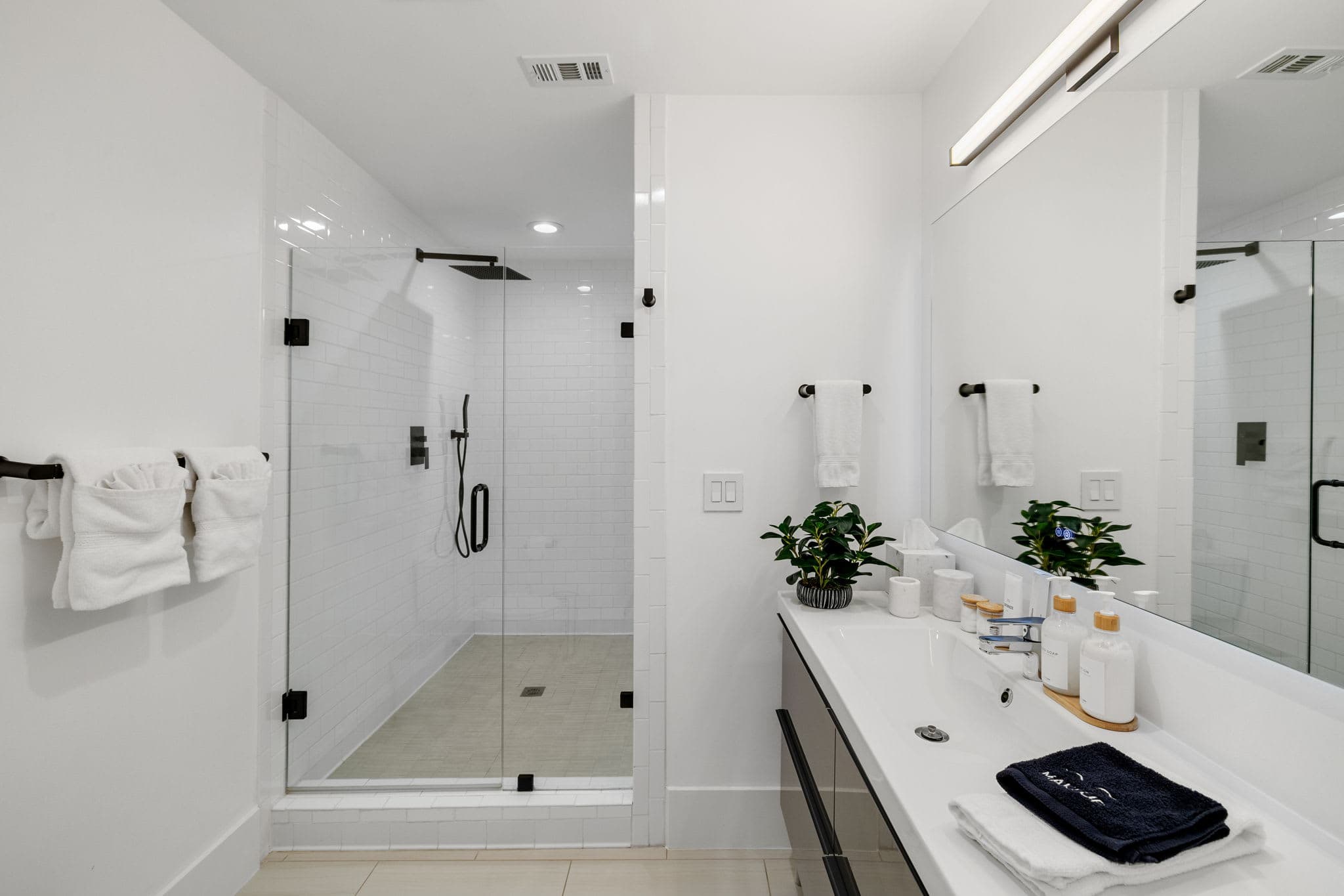 Ellum House | Deep Ellum | Villa with Private Pool, Game Room & Zen Garden photo 53
