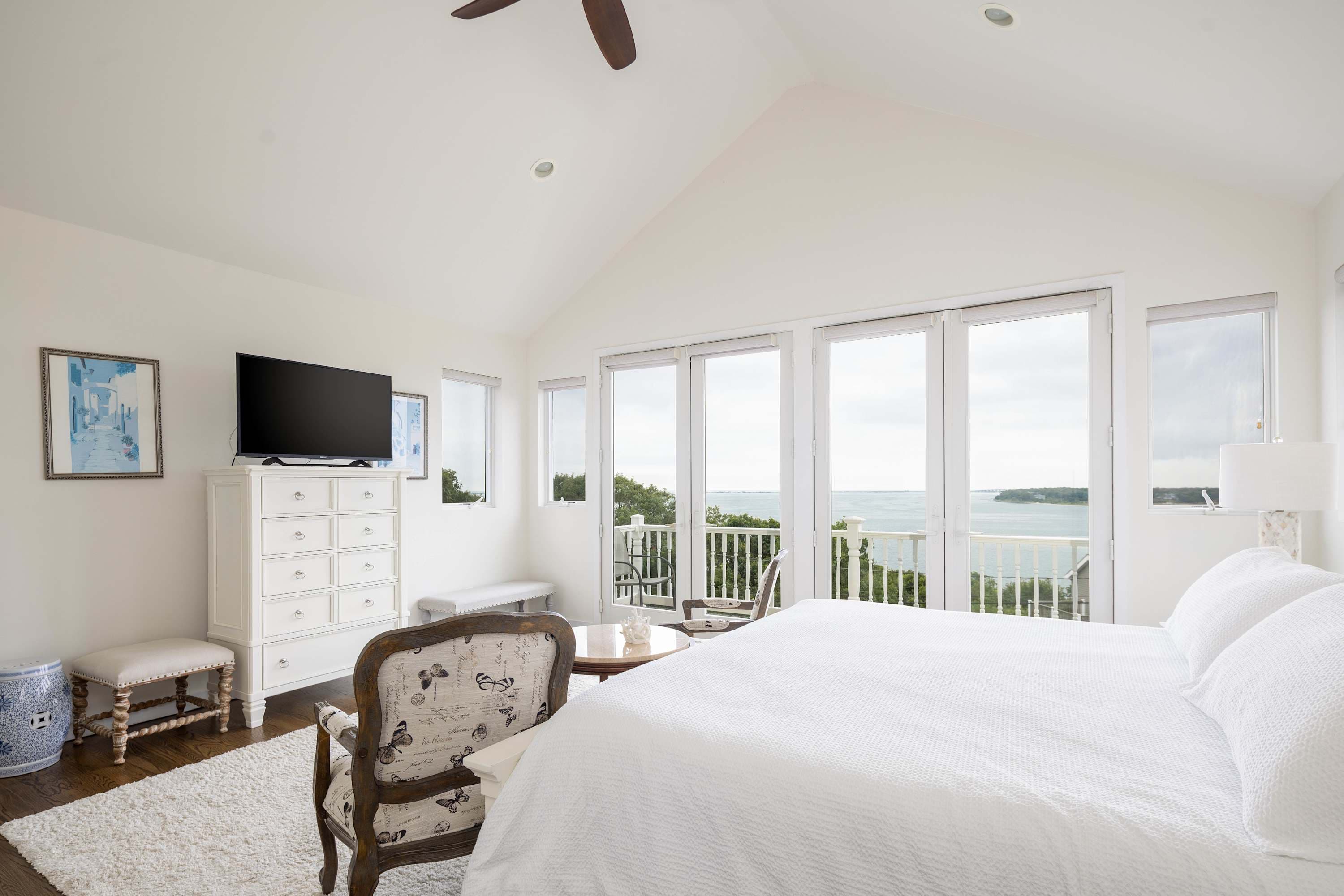 Highview Villa | Hampton Bays | Home with Heated Pool and Bay Views photo 13