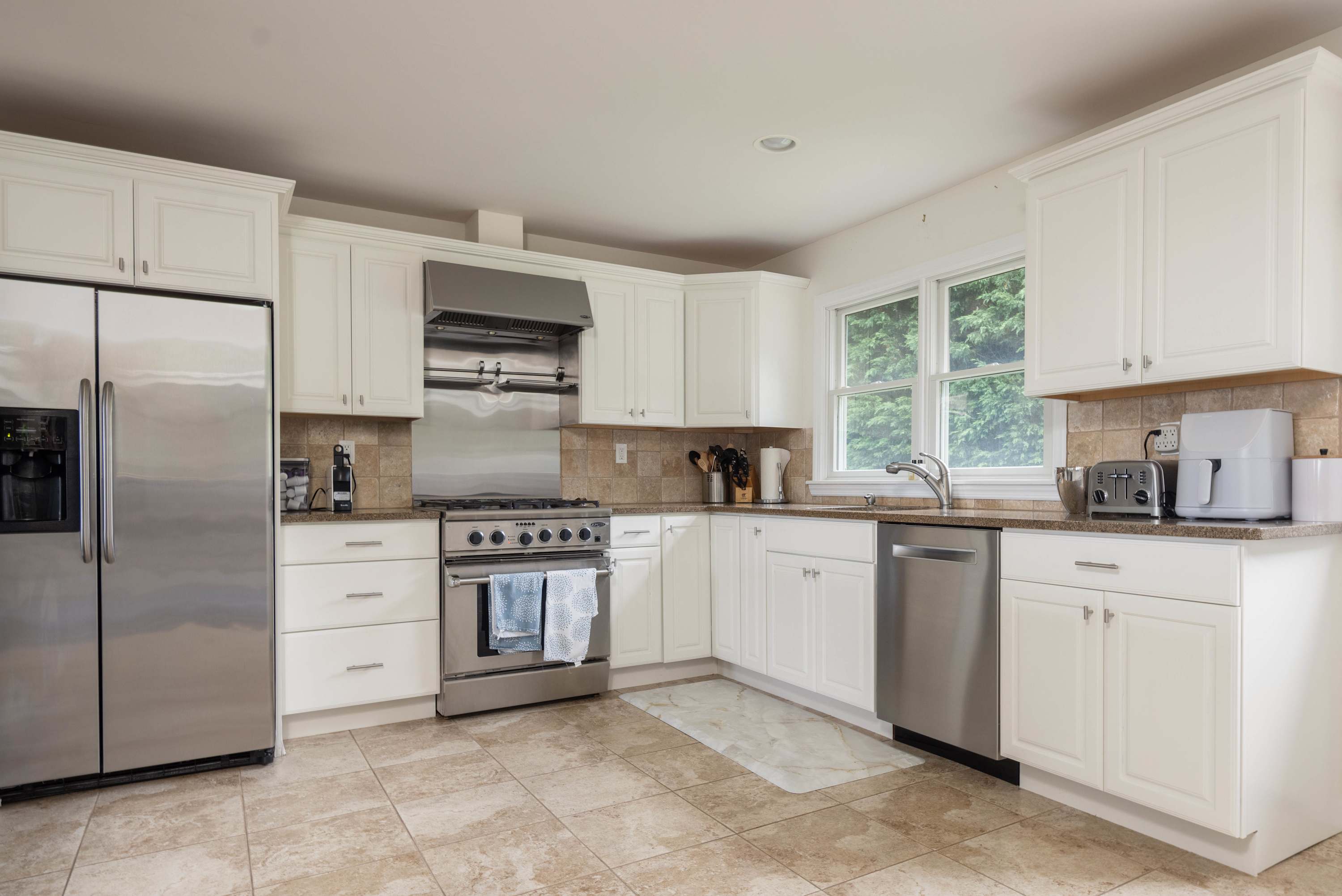 Highview Villa | Hampton Bays | Home with Heated Pool and Bay Views photo 9