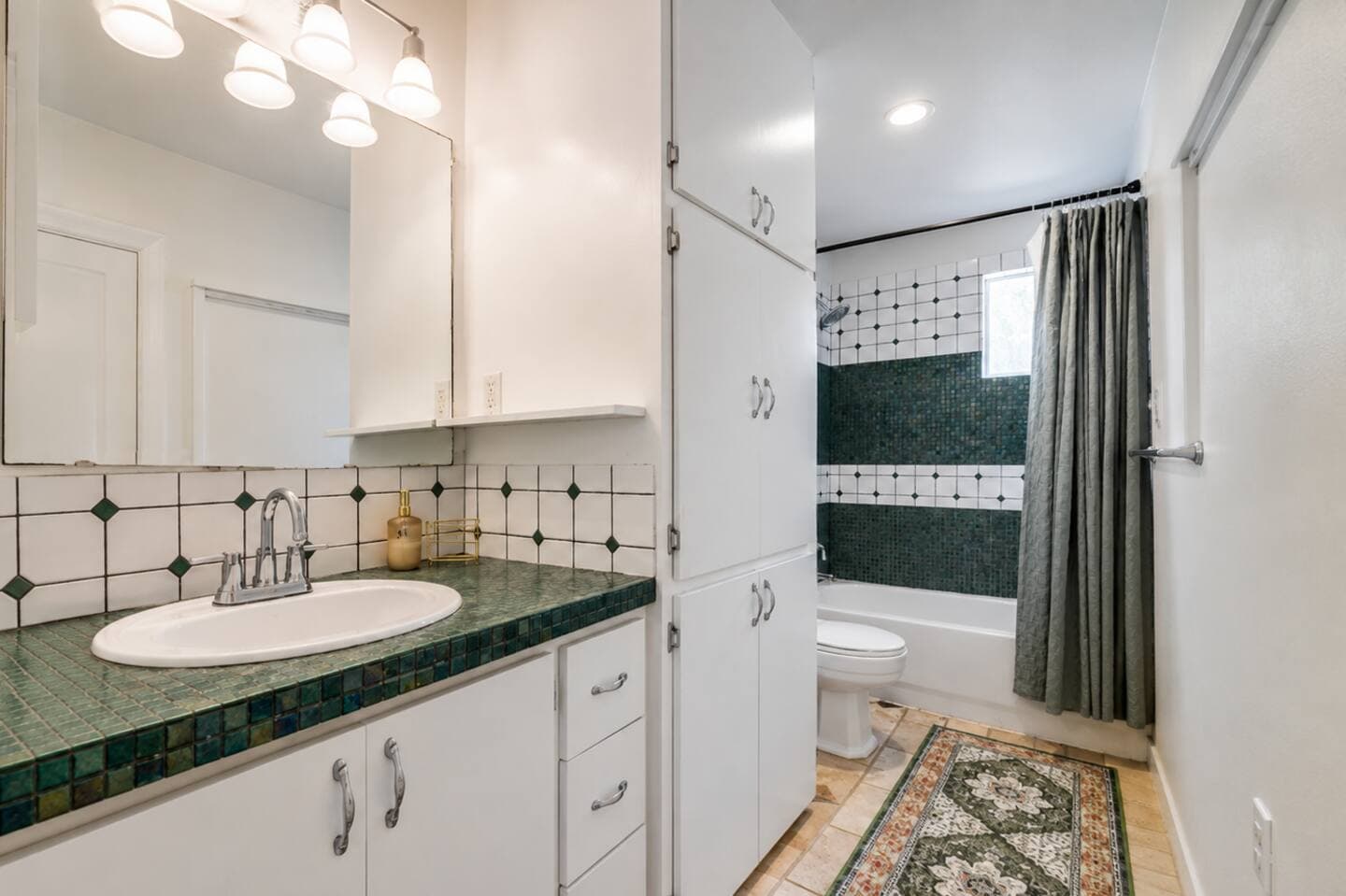 Hilco | Martindale | Riverfront Estate & Casitas photo 33