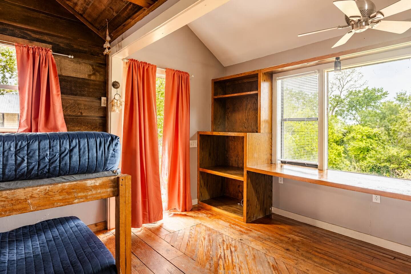 Hilco | Martindale | Riverfront Estate & Casitas photo 29