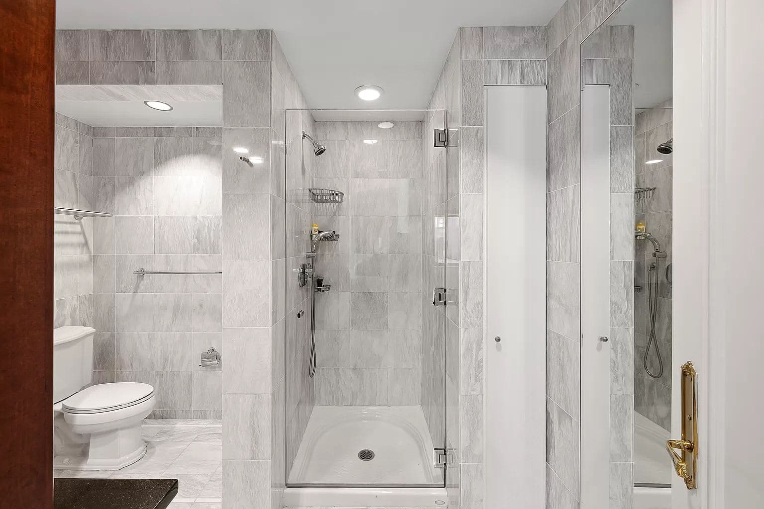 Essex Residence 1001 | Midtown Manhattan | Charming Residence w/Sauna photo 10