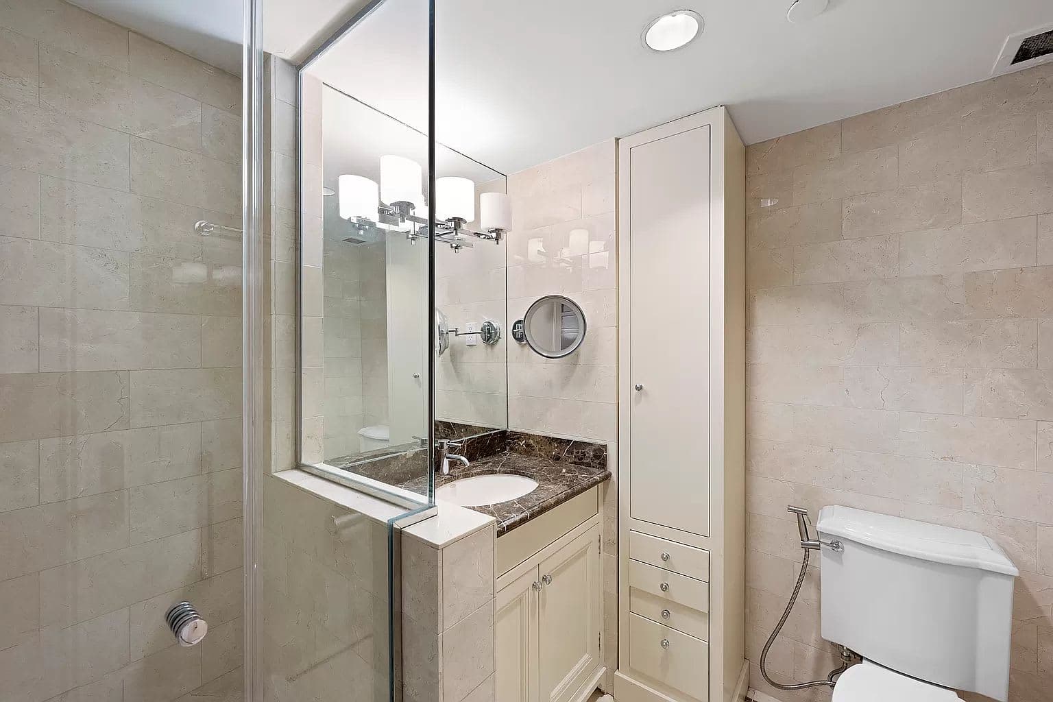 Essex Residence 1001 | Midtown Manhattan | Charming Residence w/Sauna photo 9