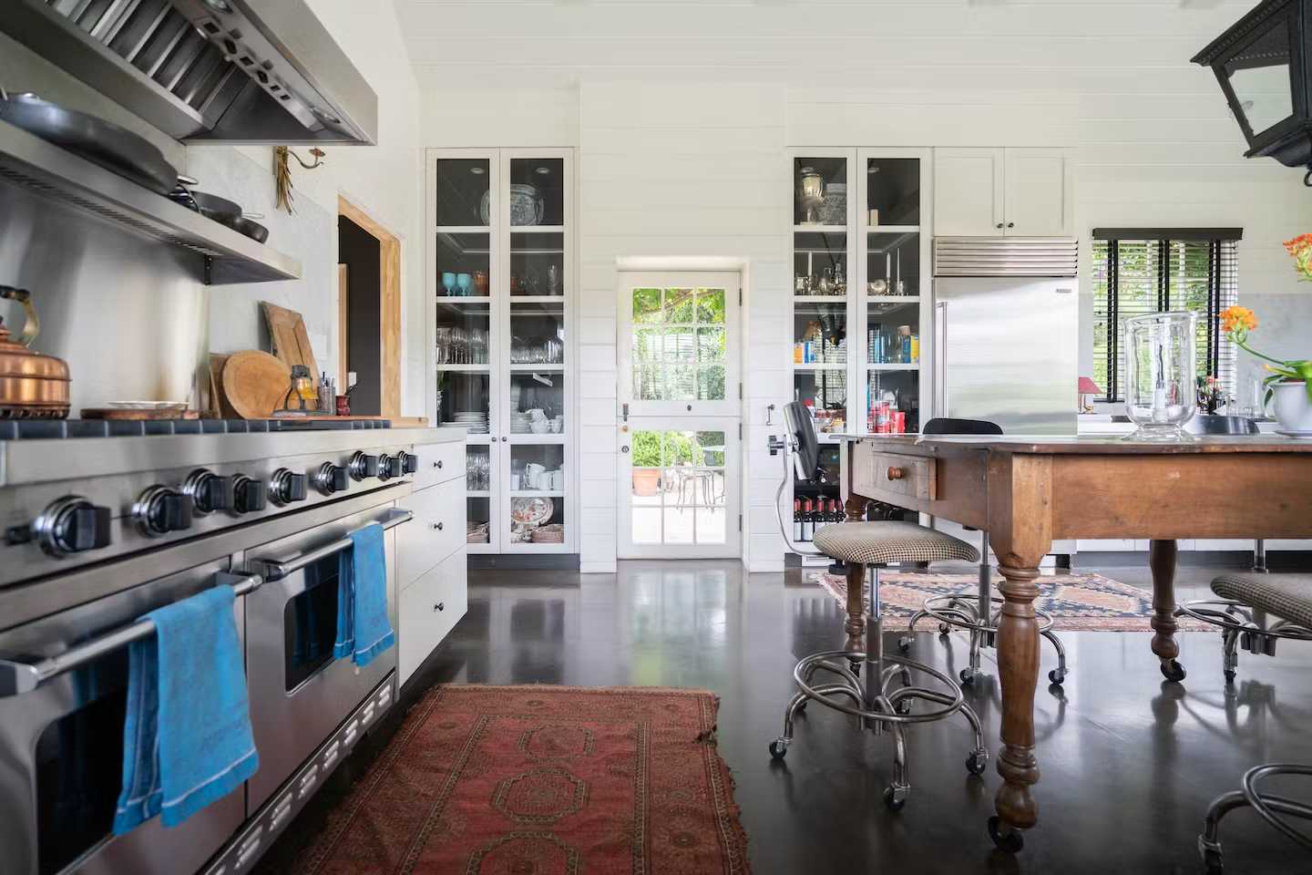 The Gilded House | Hollywood Hills | Private Hillside Estate photo 4