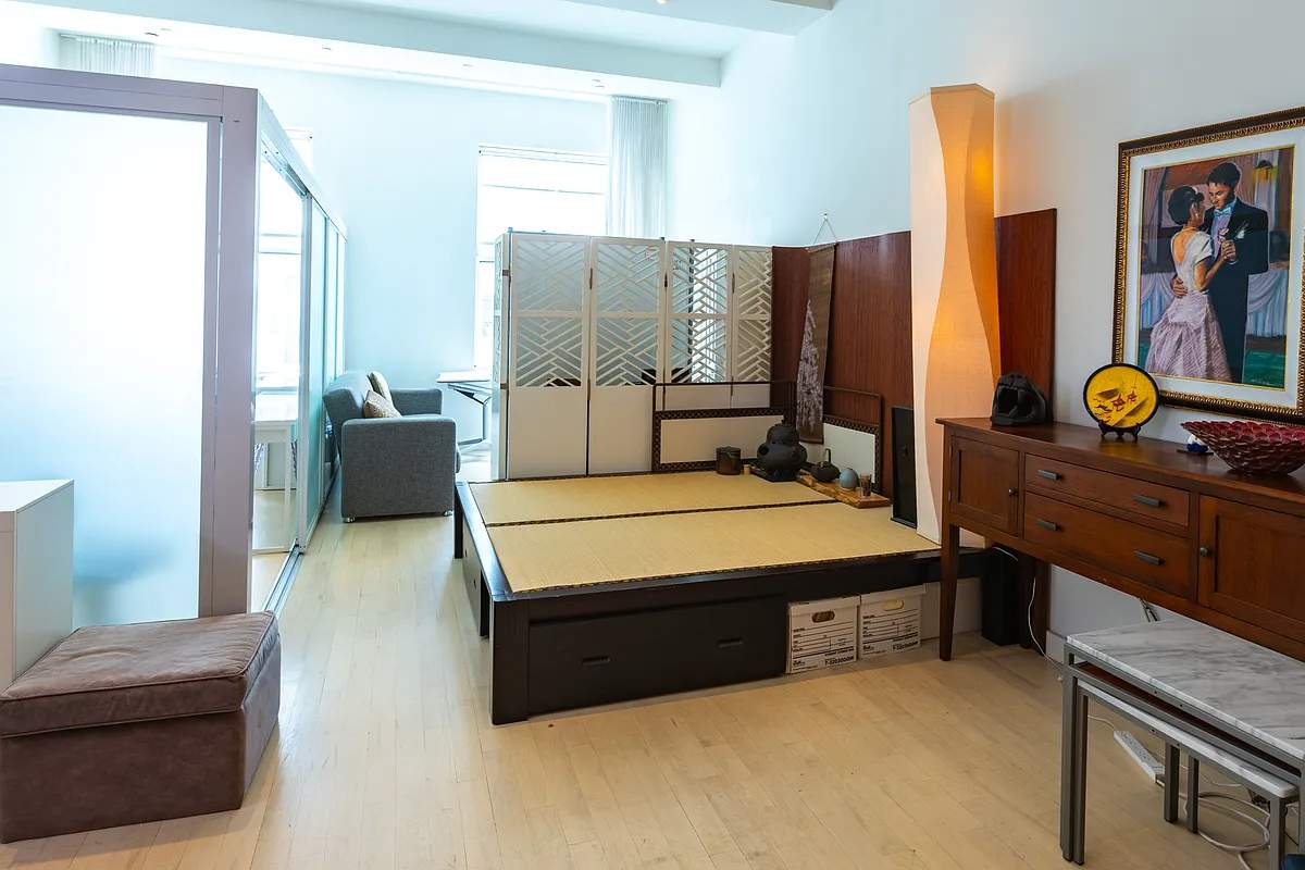 Exchange Loft | Financial District | Designer Loft with Rooftop & Pool photo 9
