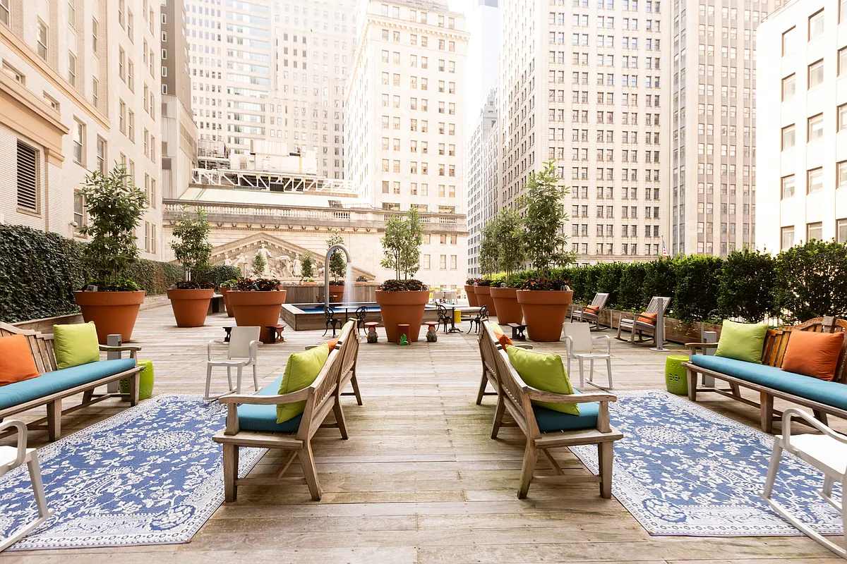 Exchange Loft | Financial District | Designer Loft with Rooftop & Pool photo 2