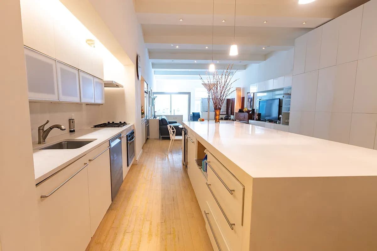 Exchange Loft | Financial District | Designer Loft with Rooftop & Pool photo 14
