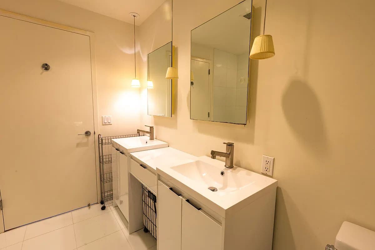 Exchange Loft | Financial District | Designer Loft with Rooftop & Pool photo 20