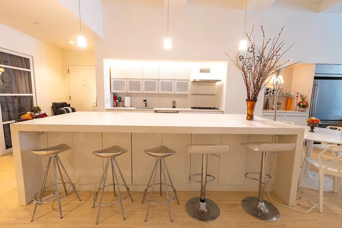 Exchange Loft | Financial District | Designer Loft with Rooftop & Pool photo 12