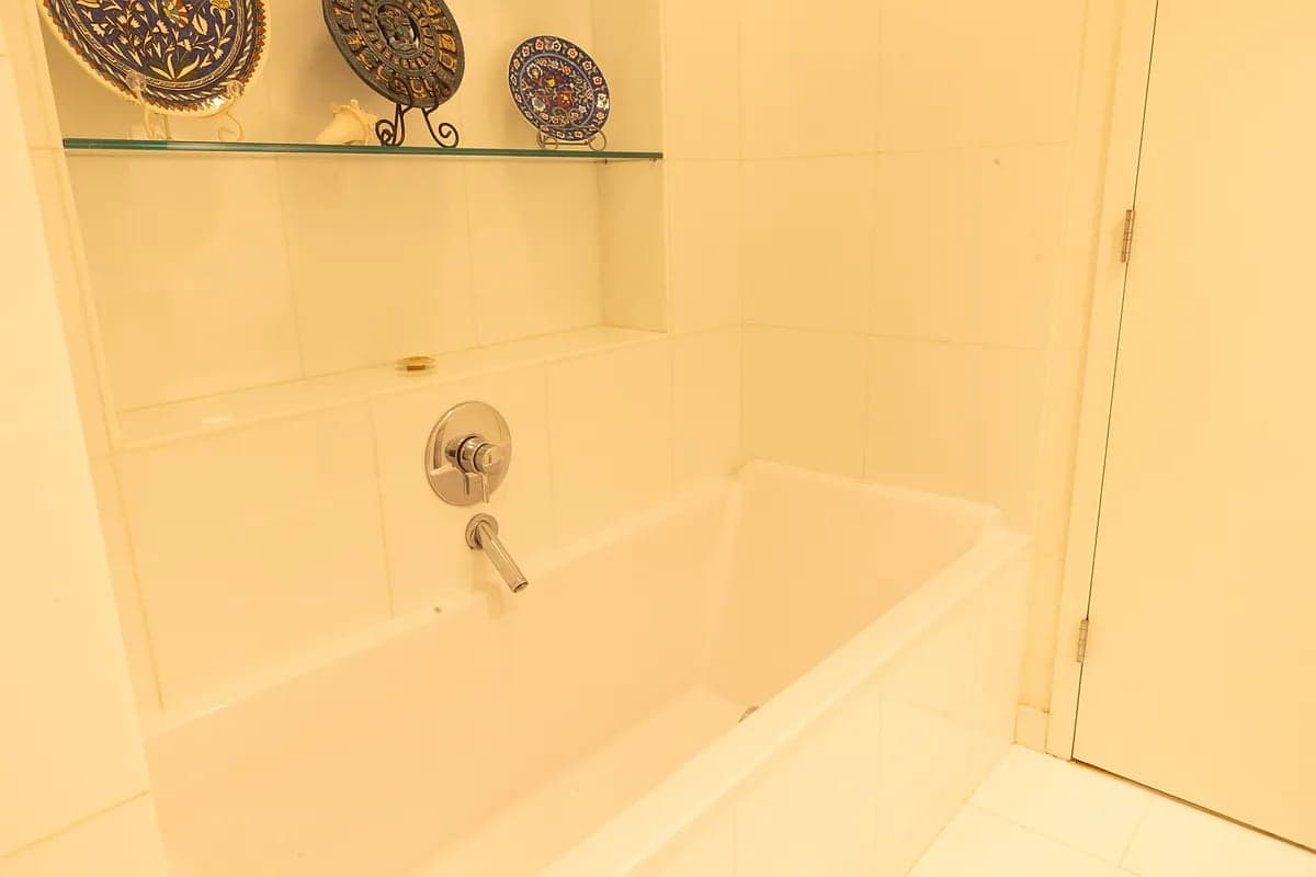 Exchange Loft | Financial District | Designer Loft with Rooftop & Pool photo 23