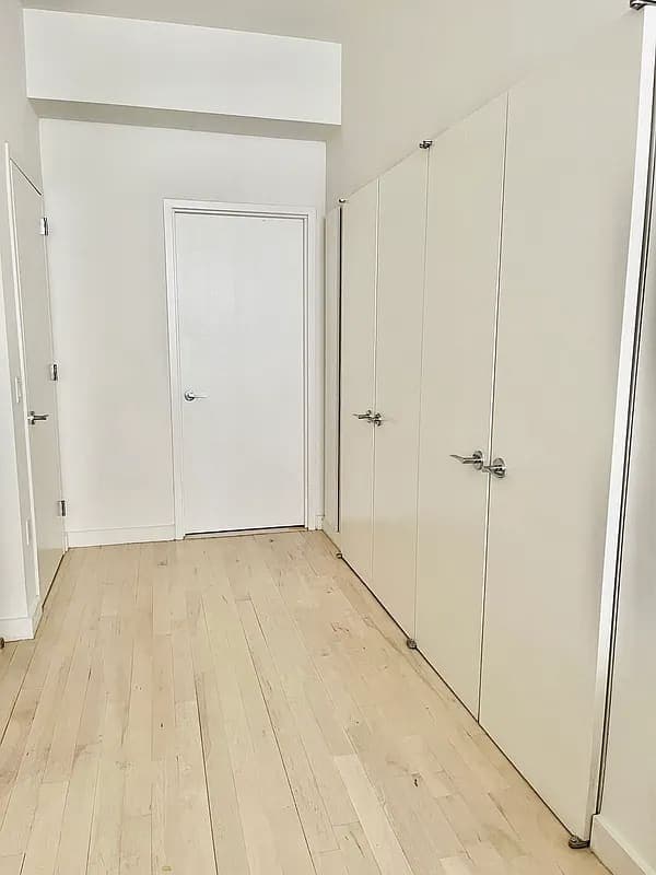 Exchange Loft | Financial District | Designer Loft with Rooftop & Pool photo 24